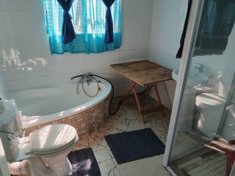 4 Bedroom Property for Sale in Erica Township Western Cape